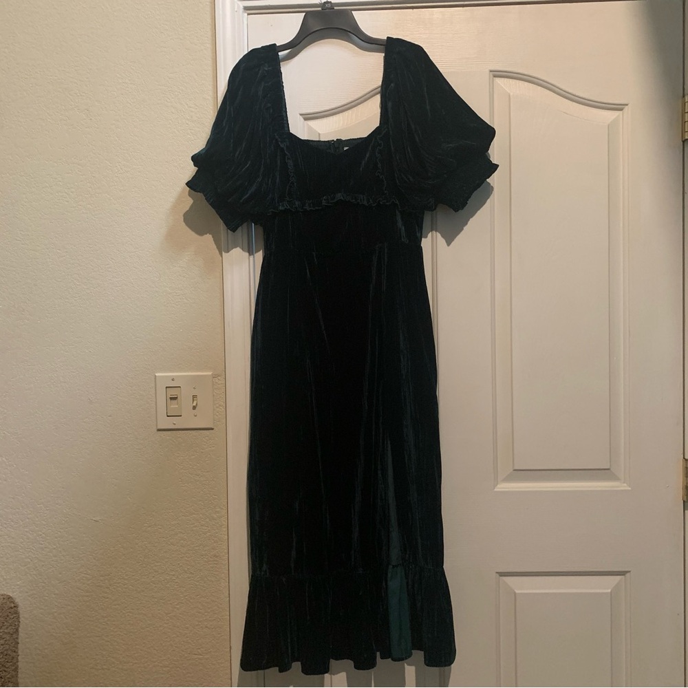 NWT Women’s Adelyn Rae Kiana Velvet Midi Dress